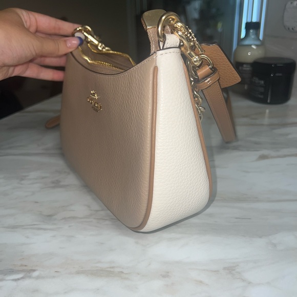 Coach handbag - Picture 2 of 3